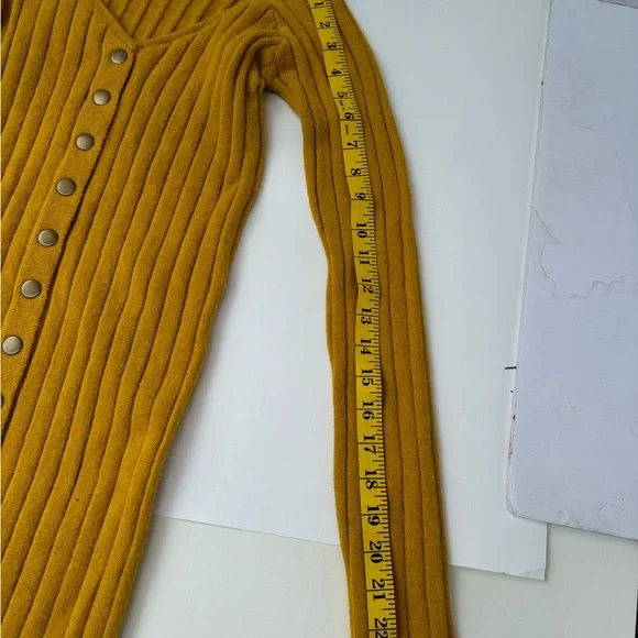 Forever 21 Ribbed Bodycon Off the Shoulder Mustard Sweater Dress Size S - Picture 4 of 5